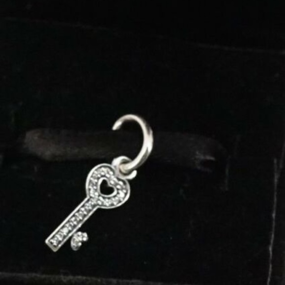 PANDORA Symbol of Trust Dangle Charm 791353CZ - Picture 1 of 2